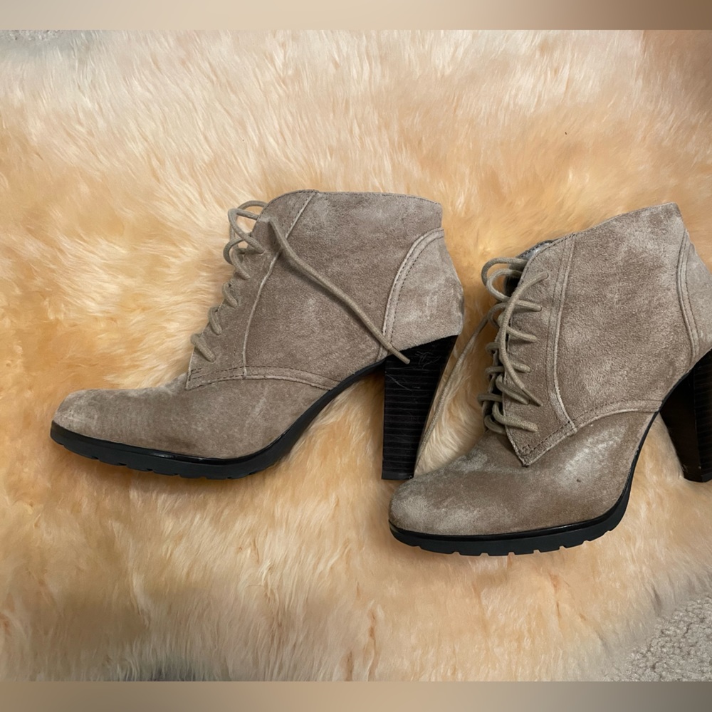 White Mountain heeled booties, Sugarbabe Style